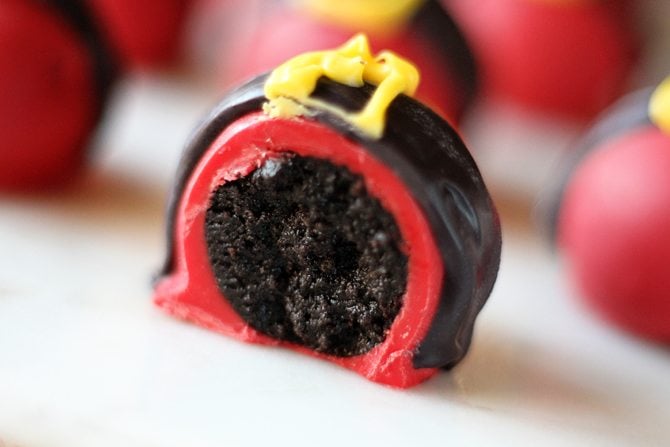 Turn the classic Oreo Balls into these Santa Bellies for the holidays! 
