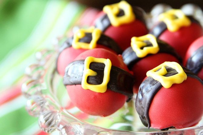 Turn the classic Oreo Balls into these Santa Bellies for the holidays! 