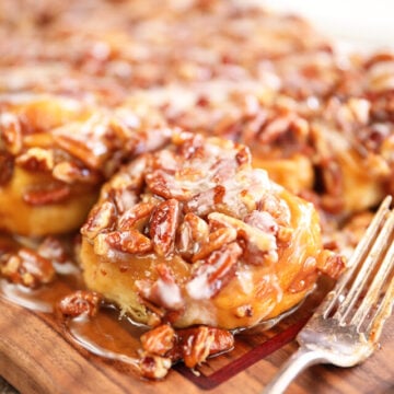 cropped-Caramel-Pecan-Cinnamon-Rolls-4.jpg